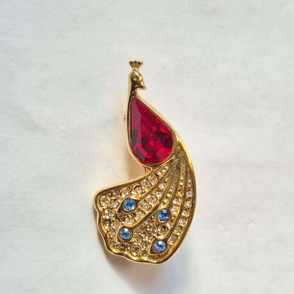 Vintage Rhinestone peacock brooch